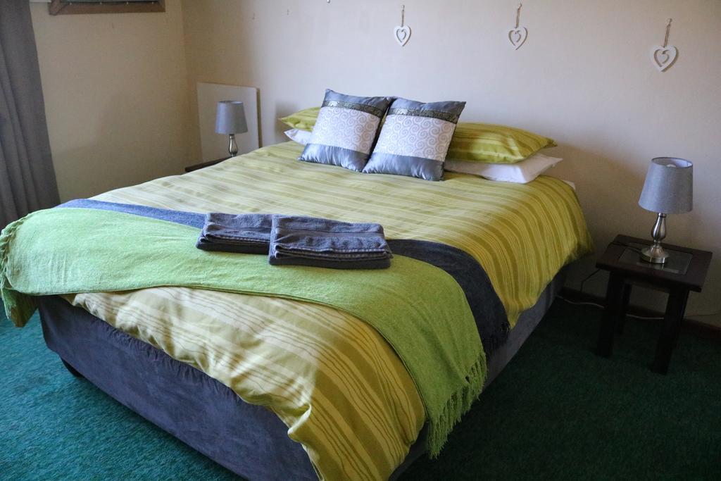 Grysbok Self Catering Accommodation Oudtshoorn Ngoại thất bức ảnh